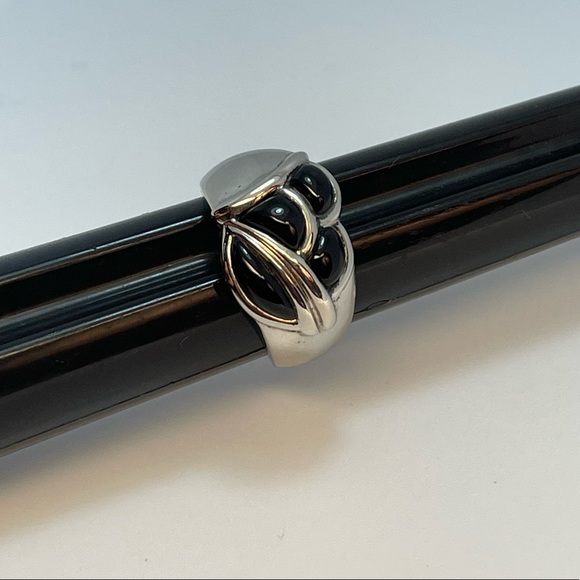 Chunky Vintage Solid Sterling Silver (.925) and Onyx Ring (Size 8.25) - Picture 2 of 3